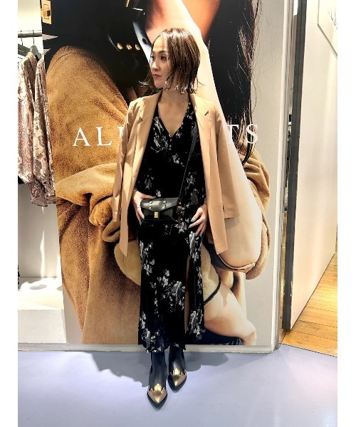 ALLSAINTS（オールセインツ）の「MIRO MINI LEATHER CROSSBODY BAG | MIRO ミニ レザー クロスボディ バッグ（ショルダーバッグ・レディース・ブラック・ONE SIZE）」の15枚目の写真