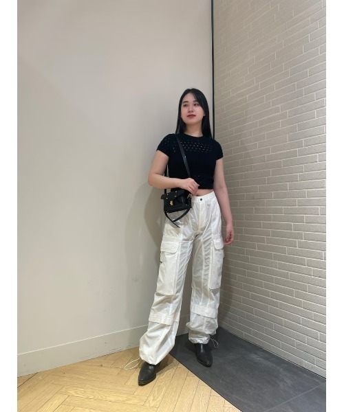 ALLSAINTS（オールセインツ）の「MIRO MINI LEATHER CROSSBODY BAG | MIRO ミニ レザー クロスボディ バッグ（ショルダーバッグ・レディース・ブラック・ONE SIZE）」の20枚目の写真