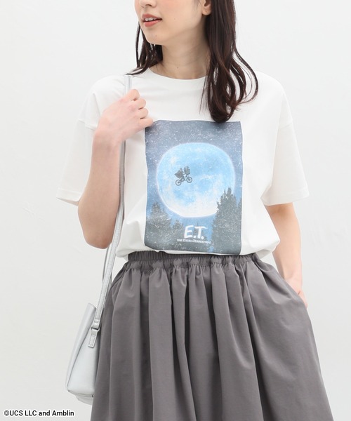 Honeys（ハニーズ）の「Ｅ．Ｔ．／ゆるＴシャツ（Tシャツ/カットソー・レディース・ブラック/オフホワイト/スミクロ・S/M/L/LL）」の2枚目の写真