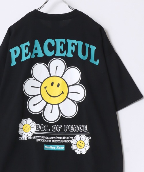 SMILEY FACE(スマイリーフェイス)の「SMILEY FACE/スマイリーフェイス ワンポイントロゴ刺繍 フロント バックプリント オーバーサイズ半袖Tシャツ レディース メンズ(Tシャツ/カットソー・レディース・ホワイト系その他4/ライトグリーン/ホワイト/ブラック系その他4/ホワイト系その他3/ホワイト系その他/ブラック系その他3/ホワイト系その他2/ブラック系その他/ブラック系その他7/ブルー系その他/ネイビー/ブラック系その他6/ホワイト系その他5/サックスブルー/ブラック系その他2/ブラック/ブラック系その他5・L/M/LL)」の8枚目の写真