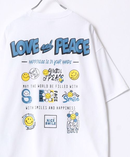 SMILEY FACE(スマイリーフェイス)の「SMILEY FACE/スマイリーフェイス ワンポイントロゴ刺繍 フロント バックプリント オーバーサイズ半袖Tシャツ レディース メンズ(Tシャツ/カットソー・レディース・ホワイト系その他4/ライトグリーン/ホワイト/ブラック系その他4/ホワイト系その他3/ホワイト系その他/ブラック系その他3/ホワイト系その他2/ブラック系その他/ブラック系その他7/ブルー系その他/ネイビー/ブラック系その他6/ホワイト系その他5/サックスブルー/ブラック系その他2/ブラック/ブラック系その他5・L/M/LL)」の4枚目の写真
