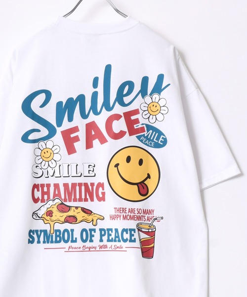 SMILEY FACE(スマイリーフェイス)の「SMILEY FACE/スマイリーフェイス ワンポイントロゴ刺繍 フロント バックプリント オーバーサイズ半袖Tシャツ レディース メンズ(Tシャツ/カットソー・レディース・ホワイト系その他4/ライトグリーン/ホワイト/ブラック系その他4/ホワイト系その他3/ホワイト系その他/ブラック系その他3/ホワイト系その他2/ブラック系その他/ブラック系その他7/ブルー系その他/ネイビー/ブラック系その他6/ホワイト系その他5/サックスブルー/ブラック系その他2/ブラック/ブラック系その他5・L/M/LL)」の6枚目の写真