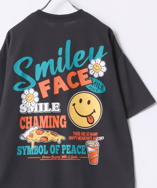 SMILEY FACE(スマイリーフェイス)の「SMILEY FACE/スマイリーフェイス ワンポイントロゴ刺繍 フロント バックプリント オーバーサイズ半袖Tシャツ レディース メンズ(Tシャツ/カットソー・レディース・ホワイト系その他4/ライトグリーン/ホワイト/ブラック系その他4/ホワイト系その他3/ホワイト系その他/ブラック系その他3/ホワイト系その他2/ブラック系その他/ブラック系その他7/ブルー系その他/ネイビー/ブラック系その他6/ホワイト系その他5/サックスブルー/ブラック系その他2/ブラック/ブラック系その他5・L/M/LL)」の14枚目の写真