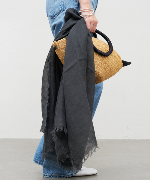 IENA（イエナ）の「【NIMNIMDUAI/ニムニムデュアイ】SQUARE LINEN GAUZE リネンガーゼ スクエア（ストール/ショール・レディース・ブラック系その他/シャーベット/グリーン/ライトグリーン・FREE）」の5枚目の写真