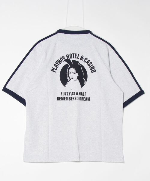 PLAYBOY（プレイボーイ）の「【WEB限定】[PLAYBOY×SEQUENZ/プレイボーイ×シークエンズ] バックプリントラインTシャツ（Tシャツ/カットソー・レディース・ブラック/オートミール・M/L）」の4枚目の写真