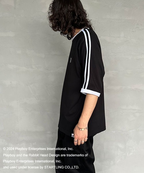 PLAYBOY（プレイボーイ）の「【WEB限定】[PLAYBOY×SEQUENZ/プレイボーイ×シークエンズ] バックプリントラインTシャツ（Tシャツ/カットソー・レディース・ブラック/オートミール・M/L）」の11枚目の写真