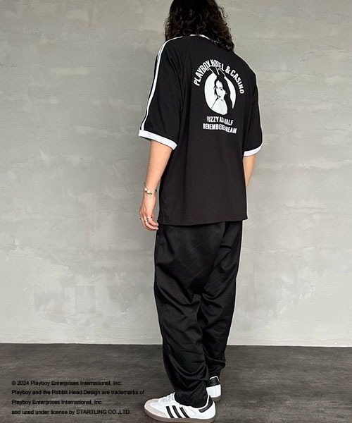 PLAYBOY（プレイボーイ）の「【WEB限定】[PLAYBOY×SEQUENZ/プレイボーイ×シークエンズ] バックプリントラインTシャツ（Tシャツ/カットソー・レディース・ブラック/オートミール・M/L）」の15枚目の写真