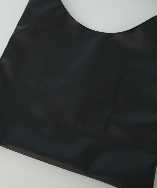 NANO universe（ナノユニバース）の「WEB限定/シンセティックレザーワンストラップショルダーバック（ショルダーバッグ・メンズ・グレー/ブラック・FREE）」の3枚目の写真