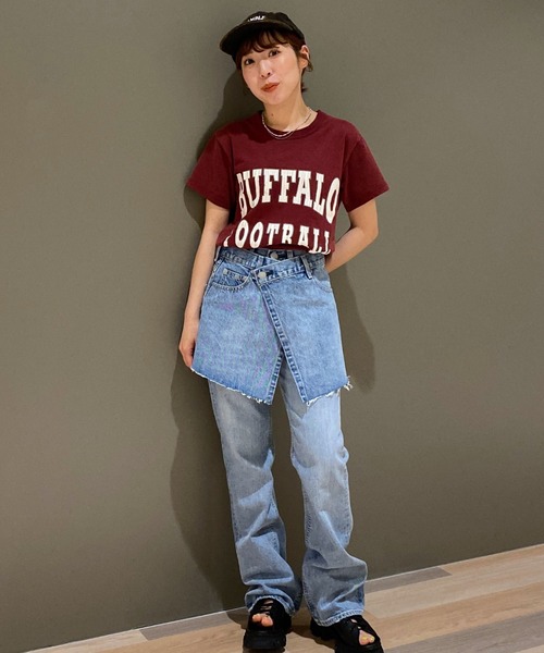 RODEO CROWNS WIDE BOWL(ロデオクラウンズワイドボウル)の「BUFFALO FOOTBALL Tシャツ(Tシャツ/カットソー・レディース・ライトベージュ/チャコールグレー/マジェンタ・FREE)」の5枚目の写真