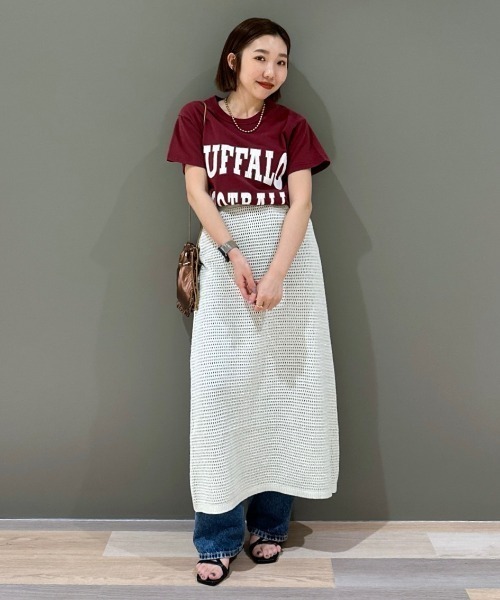 RODEO CROWNS WIDE BOWL(ロデオクラウンズワイドボウル)の「BUFFALO FOOTBALL Tシャツ(Tシャツ/カットソー・レディース・ライトベージュ/チャコールグレー/マジェンタ・FREE)」の6枚目の写真