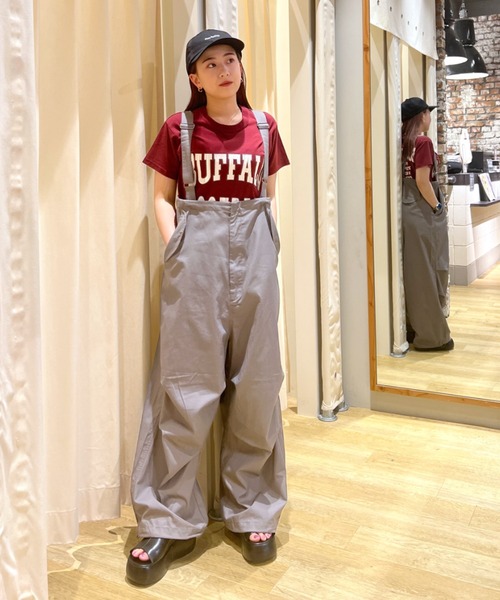 RODEO CROWNS WIDE BOWL(ロデオクラウンズワイドボウル)の「BUFFALO FOOTBALL Tシャツ(Tシャツ/カットソー・レディース・ライトベージュ/チャコールグレー/マジェンタ・FREE)」の11枚目の写真