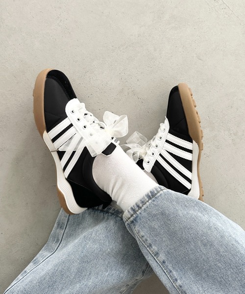 CLEA（クレア）の「【靴紐2点SET】サイドラインジャーマントレーナースニーカー（スニーカー・レディース・ブラック/アイボリー/シルバー/ピンク・23.5cm/24.5cm）」の17枚目の写真