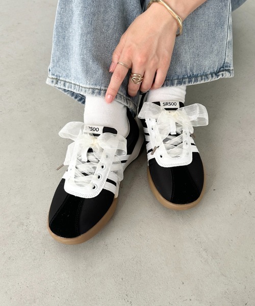 CLEA（クレア）の「【靴紐2点SET】サイドラインジャーマントレーナースニーカー（スニーカー・レディース・ブラック/アイボリー/シルバー/ピンク・23.5cm/24.5cm）」の18枚目の写真