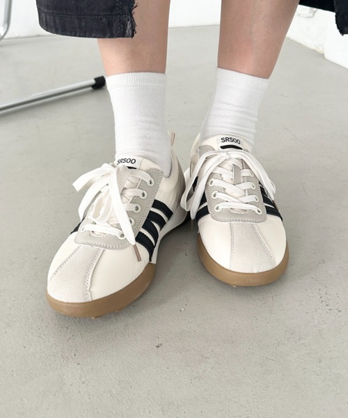 CLEA（クレア）の「【靴紐2点SET】サイドラインジャーマントレーナースニーカー（スニーカー・レディース・ブラック/アイボリー/シルバー/ピンク・23.5cm/24.5cm）」の7枚目の写真