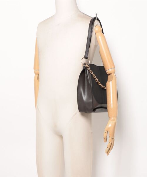 INTERPLANET（インタープラネット）の「チェーン付スエード２ＷＡＹＢＡＧ（ショルダーバッグ・レディース・ブラック/チョコ・フリー）」の4枚目の写真