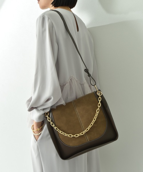 INTERPLANET（インタープラネット）の「チェーン付スエード２ＷＡＹＢＡＧ（ショルダーバッグ・レディース・ブラック/チョコ・フリー）」の13枚目の写真