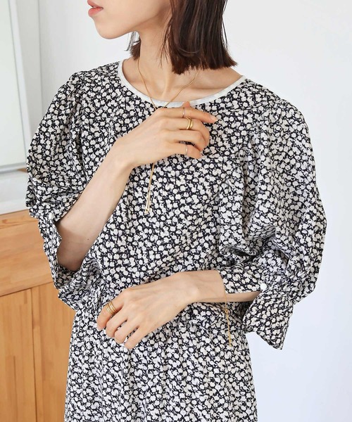 Crisp（クリスプ）の「バックリボンフラワーパフスリーブブラウス（シャツ/ブラウス・レディース・レッド/ブラック/ブルー・FREE）」の14枚目の写真