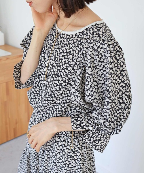 Crisp（クリスプ）の「バックリボンフラワーパフスリーブブラウス（シャツ/ブラウス・レディース・レッド/ブラック/ブルー・FREE）」の15枚目の写真