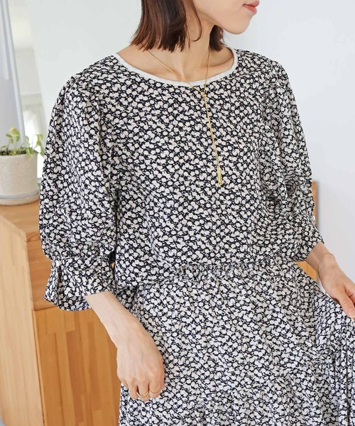 Crisp（クリスプ）の「バックリボンフラワーパフスリーブブラウス（シャツ/ブラウス・レディース・レッド/ブラック/ブルー・FREE）」の18枚目の写真