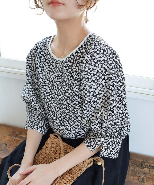 Crisp（クリスプ）の「バックリボンフラワーパフスリーブブラウス（シャツ/ブラウス・レディース・レッド/ブラック/ブルー・FREE）」の8枚目の写真