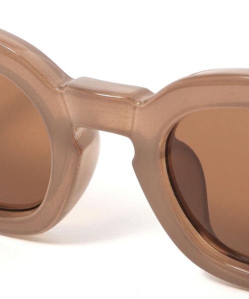 LAKOLE(ラコレ)の「ワイドフレームボストンサングラス / 129509(サングラス・レディース・カーキ/グレー/ベージュ・FREE)」の14枚目の写真