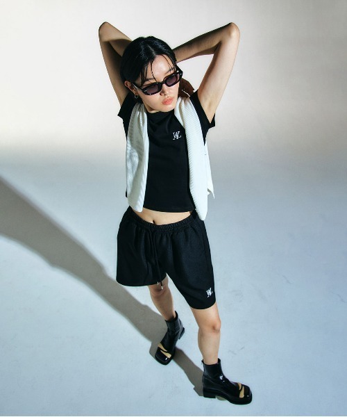 ★送料・関税込★WOOALONG★Signature slit point T-shirt★ ☆ENHYPEN ジェイ 着用！！【WOOALONG】Signature slit point T