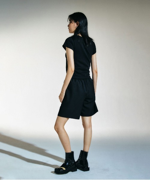 ★送料・関税込★WOOALONG★Signature slit point T-shirt★ ☆ENHYPEN ジェイ 着用！！【WOOALONG】Signature slit point T