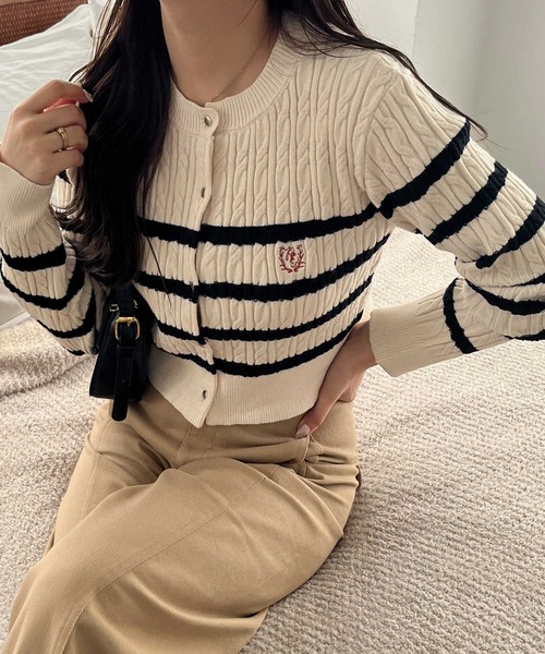 セール】ショート丈ケーブルニット刺繍ボーダーカーディガン