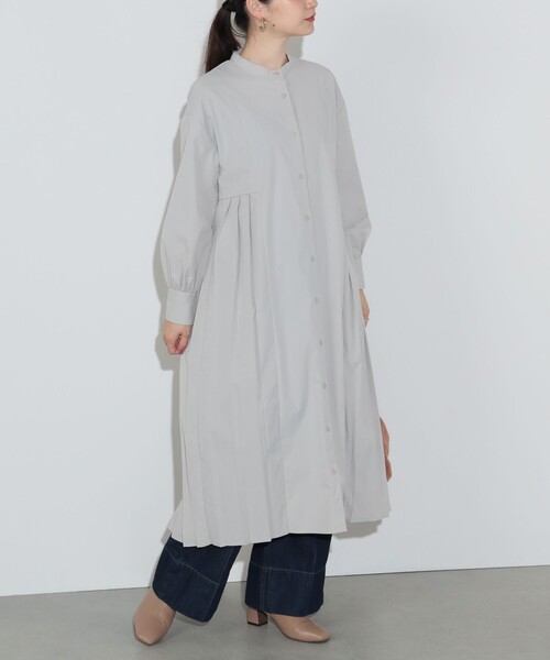 BEAMS HEART（ビームスハート）の「脇プリーツ シャツワンピース（ワンピース・レディース・ライトグレー/ネイビー・FREE）」の5枚目の写真
