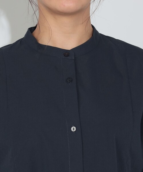 BEAMS HEART（ビームスハート）の「脇プリーツ シャツワンピース（ワンピース・レディース・ライトグレー/ネイビー・FREE）」の13枚目の写真