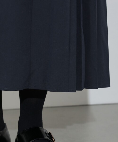 BEAMS HEART（ビームスハート）の「脇プリーツ シャツワンピース（ワンピース・レディース・ライトグレー/ネイビー・FREE）」の15枚目の写真