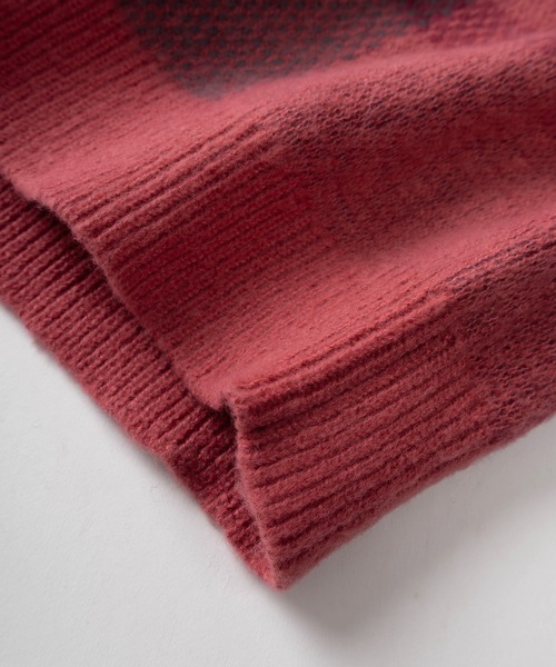 BEVERLY HILLS POLO CLUB(ビバリーヒルズポロクラブ)の「【BEVERLY HILLS POLO CLUB/ビバリーヒルズポロクラブ】ブランドロゴ ワンポイント刺繍&マルチチェック柄デザイン モヘアタッチ クルーネックニット/ビッグシルエット(ニット/セーター・レディース・パープル/スモークピンク/ダークオレンジ/ブラック×グレー・L/M)」の9枚目の写真