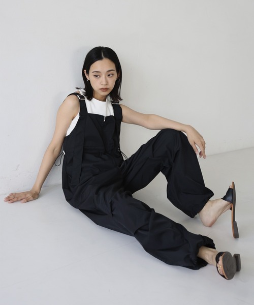 hellam（へラム）の「ナイロンサイドタックオールインワン（つなぎ/オールインワン・レディース・チャコール/アイボリー/ブラック・FREE）」の7枚目の写真