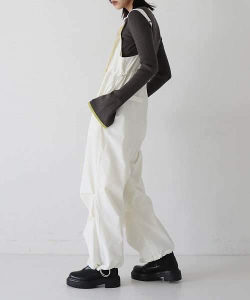 hellam（へラム）の「ナイロンサイドタックオールインワン（つなぎ/オールインワン・レディース・チャコール/アイボリー/ブラック・FREE）」の20枚目の写真