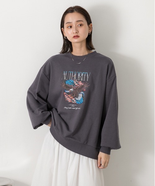 ad thie(アドティエ)の「ヴィンテージ柄 ビッグプルオーバー(スウェット・レディース・チャコール/オートミール・FREE)」の21枚目の写真