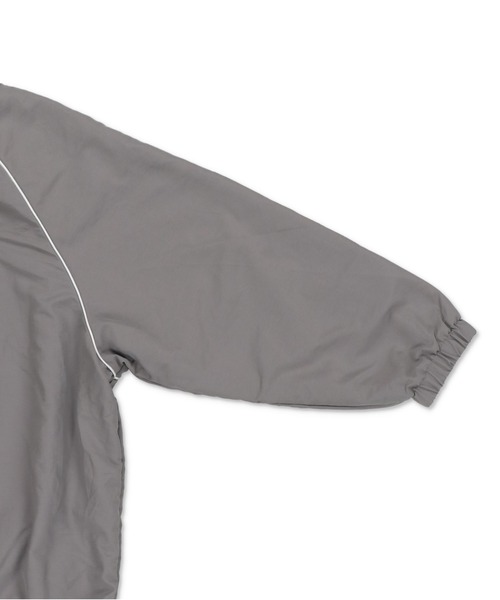 MLB（メジャーリーグベースボール）の「【MLB/メジャーリーグベースボール】ナイロンVネックプルオーバートップス（スウェット・レディース・オフホワイト/グレー/ブラック/ブラウン/ネイビー・ONESIZE）」の11枚目の写真