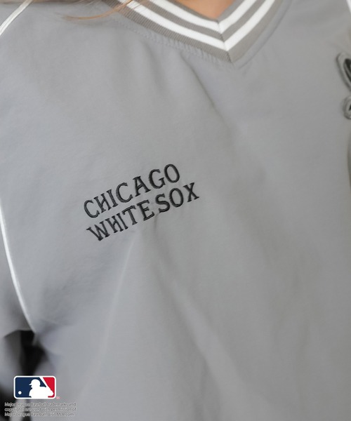 MLB（メジャーリーグベースボール）の「【MLB/メジャーリーグベースボール】ナイロンVネックプルオーバートップス（スウェット・レディース・オフホワイト/グレー/ブラック/ブラウン/ネイビー・ONESIZE）」の21枚目の写真