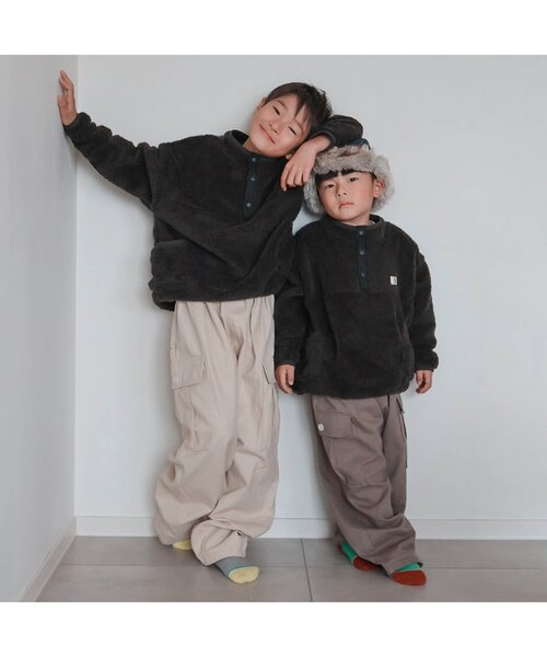 p.premier(ピードットプルミエ)の「ファーフリースプルオーバー(スウェット・キッズ・ブラック/ブルー/パープル/ミント・80/90/100/110/120/130/140)」の6枚目の写真