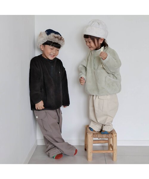 p.premier(ピードットプルミエ)の「ファーフリースプルオーバー(スウェット・キッズ・ブラック/ブルー/パープル/ミント・80/90/100/110/120/130/140)」の7枚目の写真