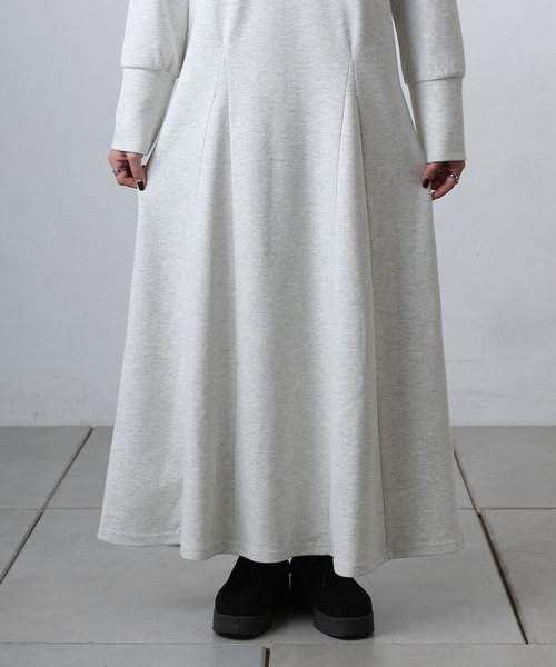 COLONY 2139（コロニートゥーワンスリーナイン）の「カルゼ長袖フレアワンピース（ワンピース・レディース・ライトグレー/ブラック/カーキ・FREE）」の22枚目の写真