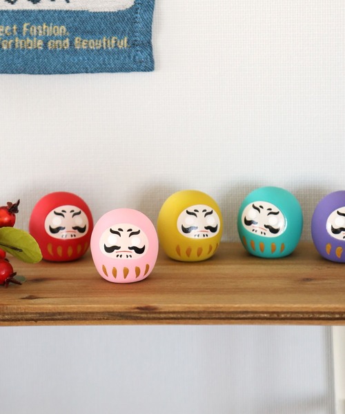 BAYFLOW(ベイフロー)の「ダルマみくじ【HAPPY HOLIDAYS 2025】(その他雑貨・レディース・パープル/レッド/イエロー/ピンク/グリーン・0)」の4枚目の写真