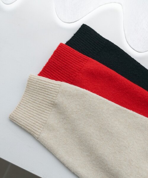 DISCOAT（ディスコート）の「【WEB限定】スキッパーニット《ユニセックス》（ニット/セーター・レディース・レッド/ブラック/アイボリー・FREE）」の6枚目の写真