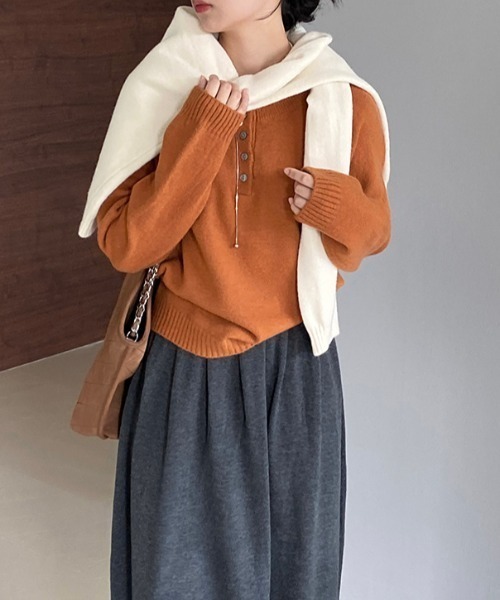 プレート付きヘンリーネックラグランニット（ニット/セーター）｜Alum'（アルム）