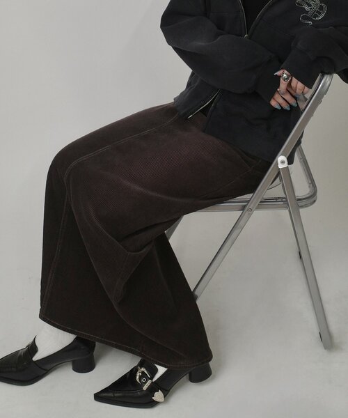 WHO'S WHO gallery（フーズフーギャラリー）の「スラッシュポケットコーデユロイスカート（スカート・レディース・ブラウン/グレー/ブラック・FREE）」の12枚目の写真