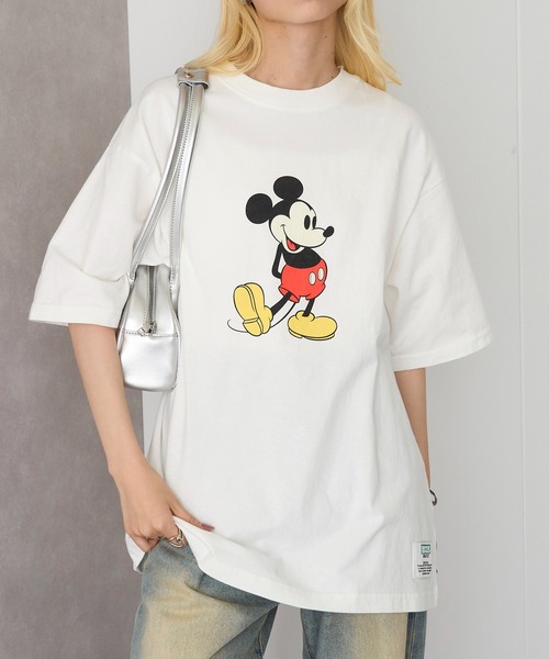 DISCUS(ディスカス)の「【DISCUS】DISCUS×Disney Tシャツ 5287-5670(Tシャツ/カットソー・レディース・ブラック系その他2/ホワイト系その他2/ホワイト/ブラック・L/M)」の1枚目の写真