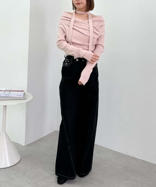 archives（アルシーヴ）の「チョーカータックドレープオフショルニット（ニット/セーター・レディース・ピンク/グレー/ブラック/アイボリー・MEDIUM）」の7枚目の写真