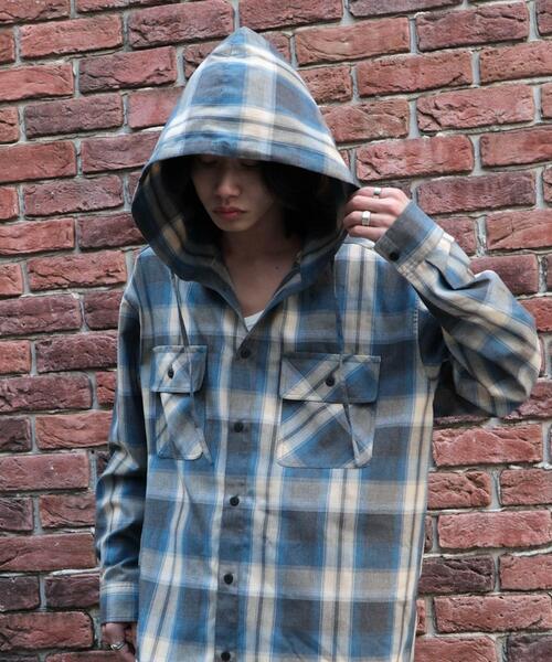 WEGO（ウィゴー）の「WEGO/【25年春夏新作】オンブレチェックフードシャツ（シャツ/ブラウス・メンズ・ブラック系その他2/ブルー系その他2・MEDIUM/LARGE）」の14枚目の写真