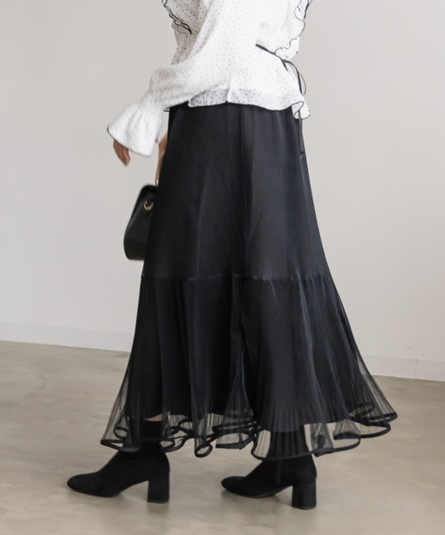 CLETTE(クレット)の「裾ウェーブチュールスカート(スカート・レディース・チャコールグレー/ブラック/アイボリー・4L/3L/LL)」の5枚目の写真
