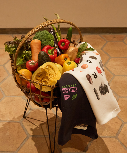 ABAHOUSE(アバハウス)の「【PORTLAND-GROCERY】バックプリント クルーネックスウェット / LE TRIO ABAHOUSE /ユニセックス(スウェット・メンズ・グレー/ネイビー/ホワイト・48/46)」の21枚目の写真