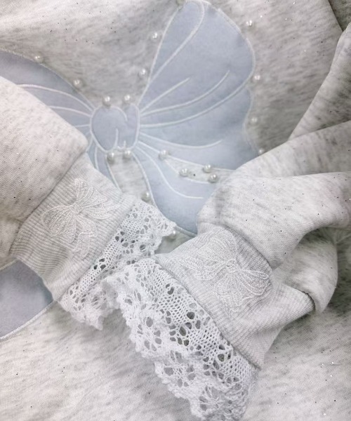 DIAVEL（ディアベル）の「【韓国ファッション春コーデに】リボンワッペンジップパーカー（パーカー・レディース・ライトグレー・M）」の5枚目の写真